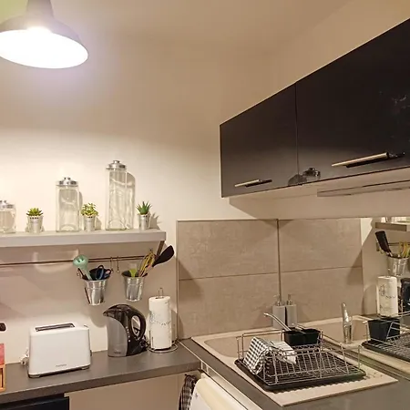 Joli Studio Avec Coin Nuit Indépendant, Piscine Et Parc De 8 Hectares Proche De La Plage