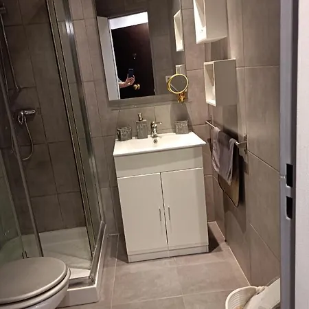 Appartement Joli Studio Avec Coin Nuit Indépendant, Piscine Et Parc De 8 Hectares Proche De La Plage