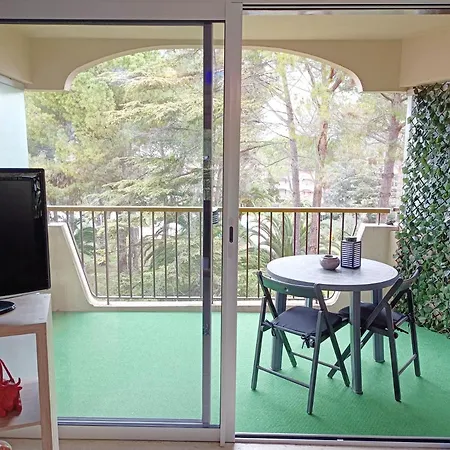 Joli Studio Avec Coin Nuit Indépendant, Piscine Et Parc De 8 Hectares Proche De La Plage Mandelieu