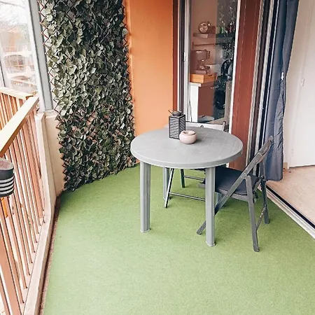 Appartement Joli Studio Avec Coin Nuit Indépendant, Piscine Et Parc De 8 Hectares Proche De La Plage